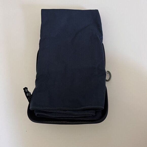 4Monster Towels Super Absorbent, Fast Drying Microfiber Travel Towel 47”x23” - Picture 4 of 5